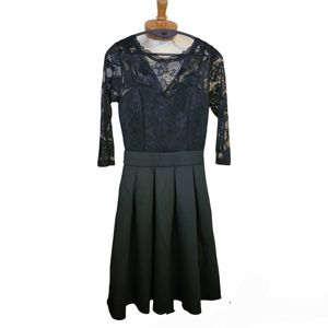 🆕️🏷 Black Lace Bust Dress 🆕️🏷